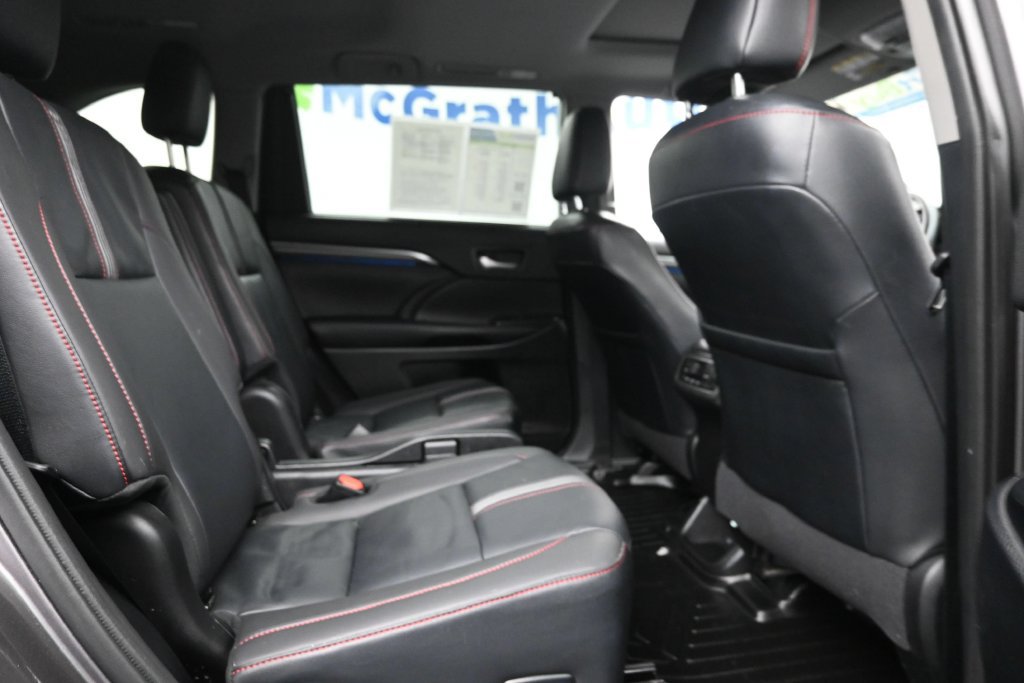 Used 2019 Toyota Highlander SE AWD/4WD image 10