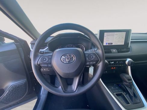 Used 2023 Toyota RAV4 LE FWD image 7