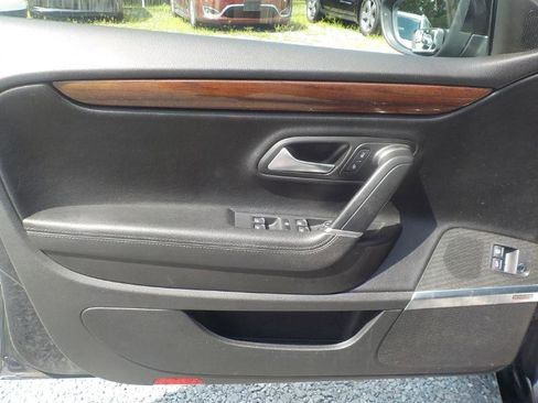 Used 2012 Volkswagen CC Executive image 10