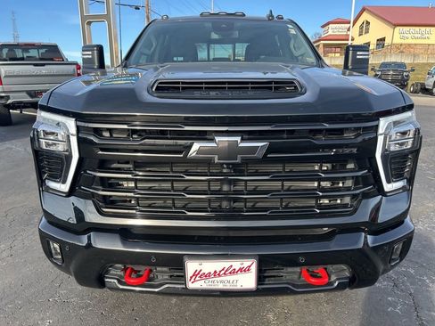 Used 2025 Chevrolet Silverado 2500 LT w/ Trail Boss Package image 2