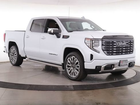 Used 2026 GMC Sierra 1500 Denali Ultimate w/ LPO, Black Badging Package AWD/4WD image 2