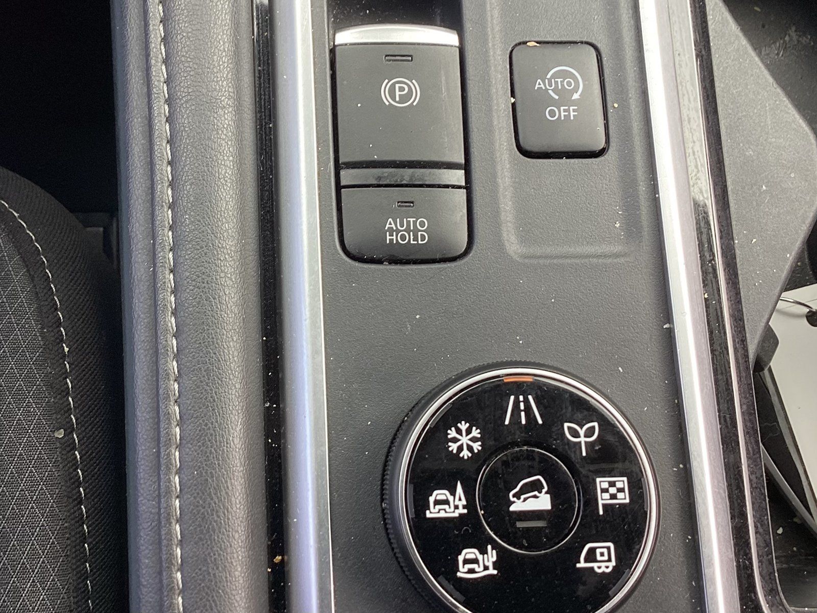 Used 2024 Nissan Pathfinder SV AWD/4WD image 22