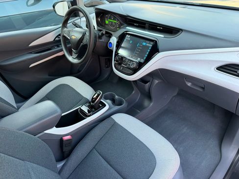 Used 2018 Chevrolet Bolt LT FWD image 23