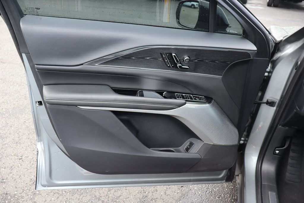 Used 2024 Cadillac Lyriq Sport RWD image 30