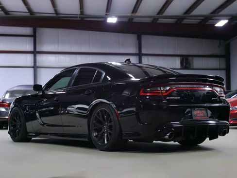 Used 2019 Dodge Charger SRT Hellcat w/ Navigation & Travel Group image 19