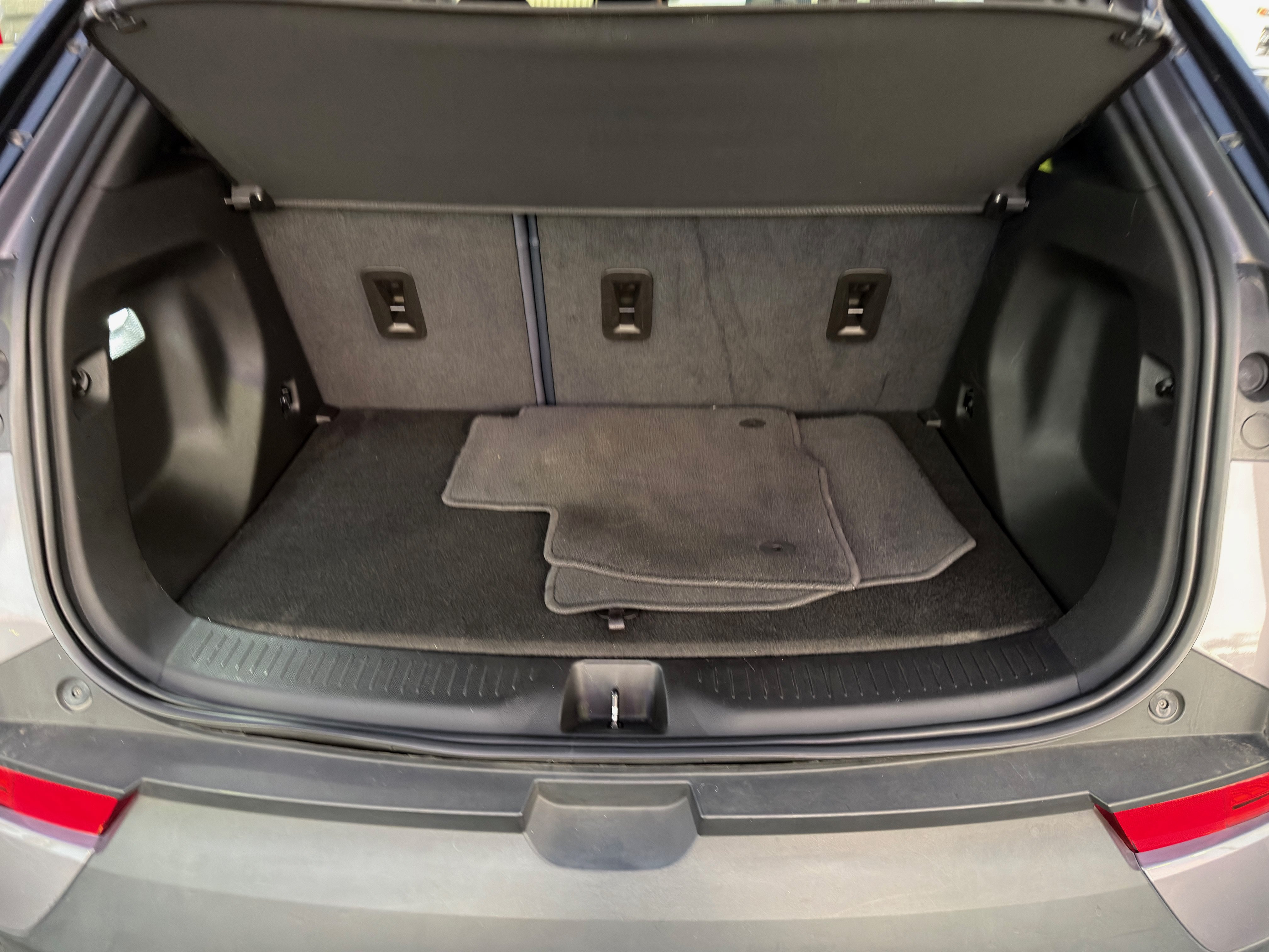 Used 2023 Chevrolet Bolt EUV LT w/ Convenience Package FWD image 15