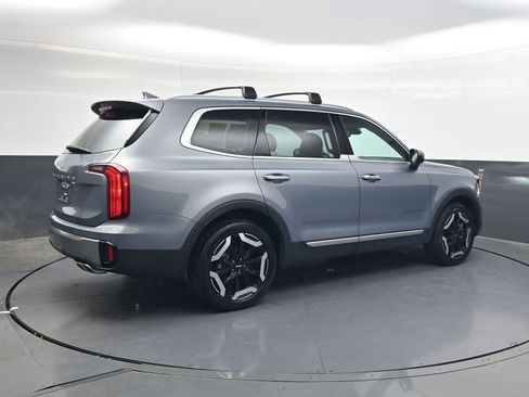 Used 2025 Kia Telluride S FWD image 4