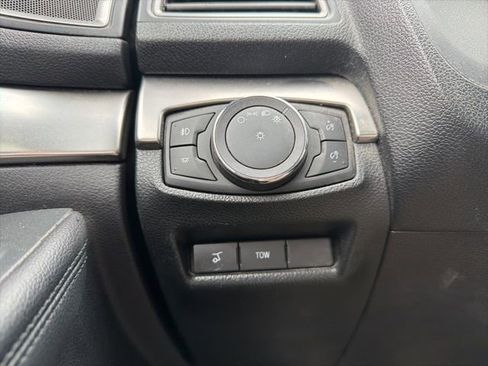 Used 2018 Ford Explorer XLT w/ Equipment Group 202A image 26