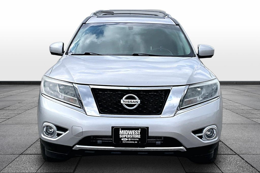 Used 2015 Nissan Pathfinder Platinum FWD image 3