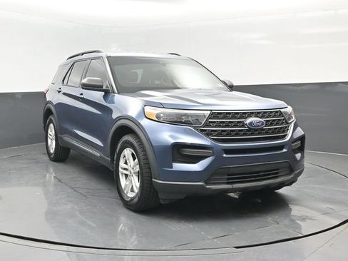 Certified 2020 Ford Explorer XLT AWD/4WD image 2