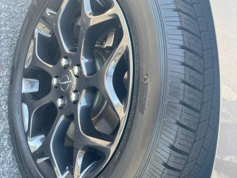 Used 2019 Chrysler 300 S image 13