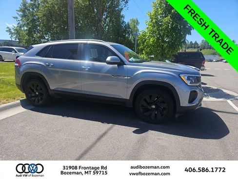 Used 2024 Volkswagen Atlas Cross Sport SE w/ Panoramic Sunroof Package AWD/4WD image 3