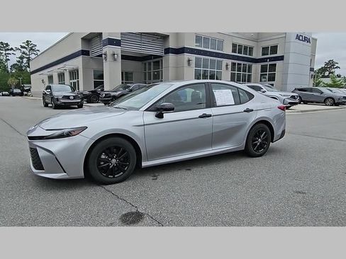 Used 2025 Toyota Camry LE FWD image 37
