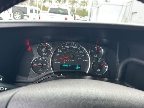 Used 2023 GMC Savana 2500 w/ Driver Convenience Package image 16