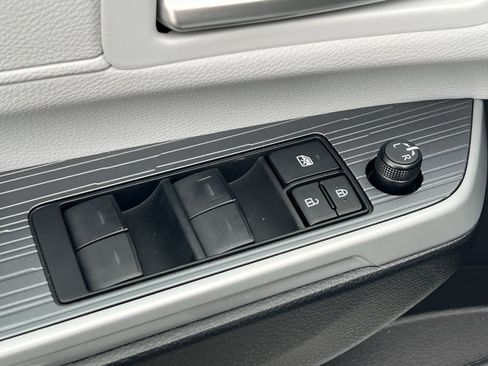 Used 2026 Toyota Sienna XLE image 14