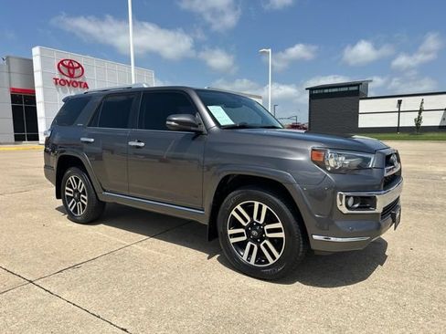 Used 2018 Toyota 4Runner Limited AWD/4WD image 2