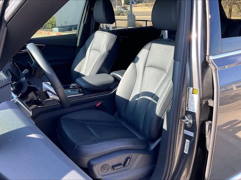 Used 2023 Audi Q7 2.0T Premium Plus w/ Premium Plus Package image 7