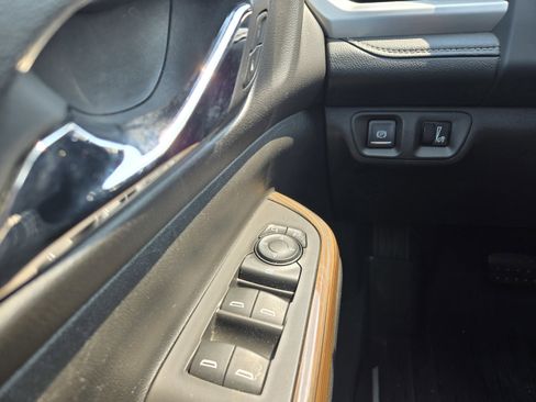 Used 2019 GMC Acadia SLE w/ LPO, Floor Liner Package image 16