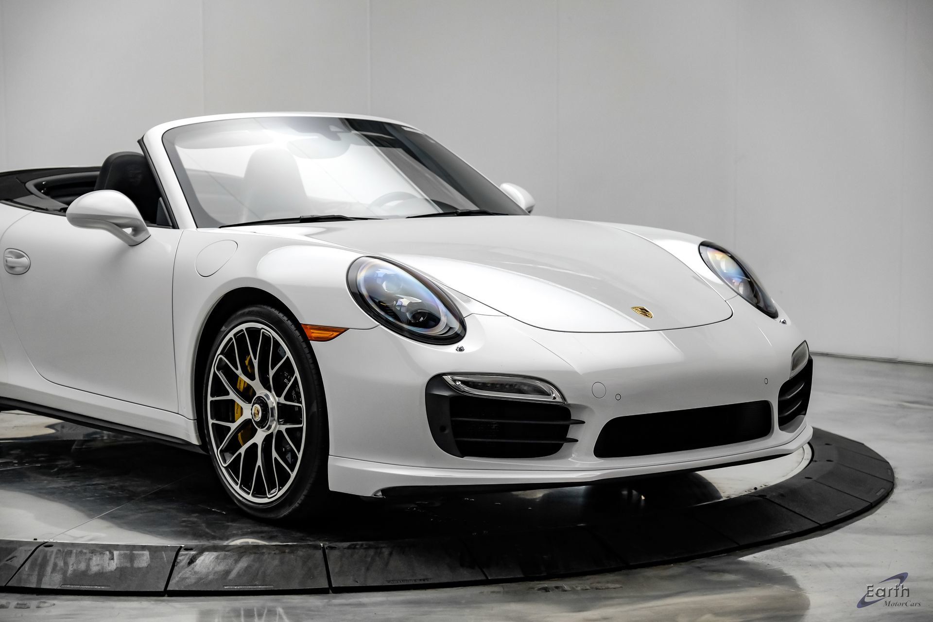 Used 2016 Porsche 911 Turbo S AWD/4WD image 32