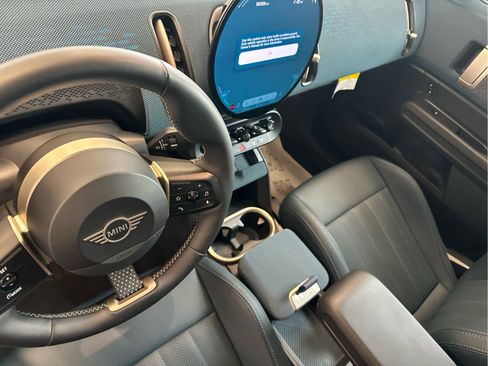 Certified 2025 MINI Cooper Countryman S image 9