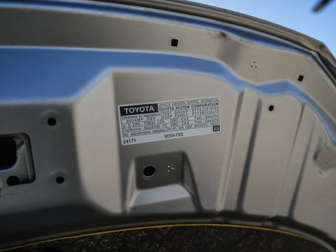 Used 2024 Toyota Prius LE FWD image 28