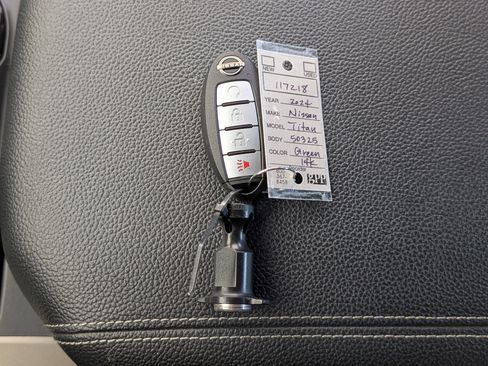 Used 2024 Nissan Titan SV w/ SV Bronze Edition Package image 35