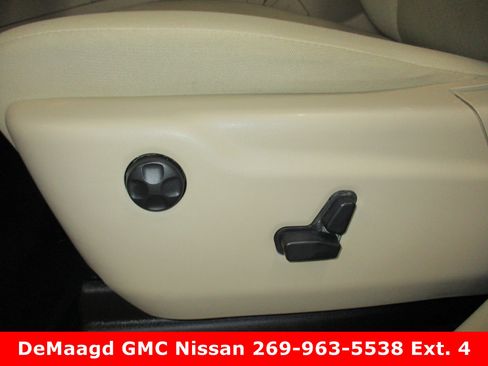 Used 2020 Jeep Grand Cherokee Laredo image 18