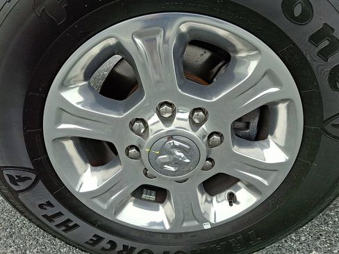 Used 2025 RAM 2500 Big Horn AWD/4WD image 9