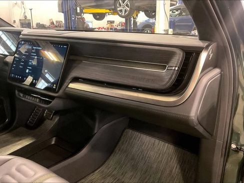Used 2023 Rivian R1S Adventure AWD/4WD image 15