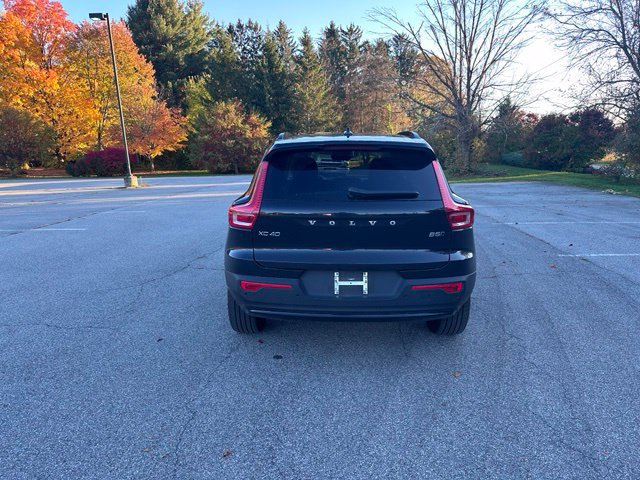 Used 2025 Volvo XC40 B5 Plus w/ Protection Package Premier AWD/4WD image 4