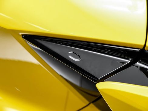 Used 2025 Lamborghini Revuelto AWD/4WD image 45