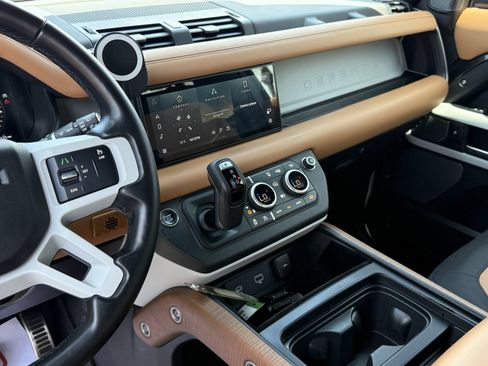 Used 2023 Land Rover Defender 90 X-Dynamic SE AWD/4WD image 19