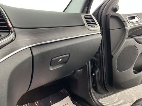 Used 2021 Jeep Grand Cherokee Limited w/ Luxury Group II image 37