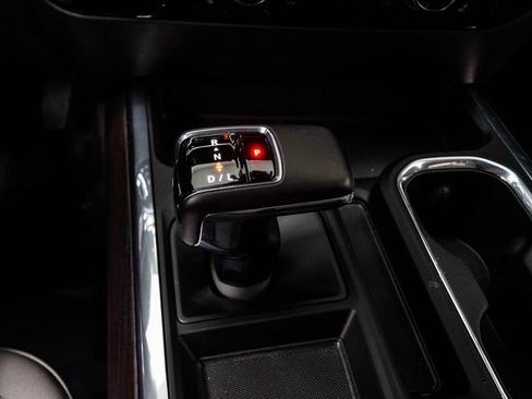 Used 2024 GMC Sierra 1500 SLT w/ SLT Premium Plus Package AWD/4WD image 18