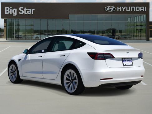 Used 2023 Tesla Model 3 Standard Range RWD image 3