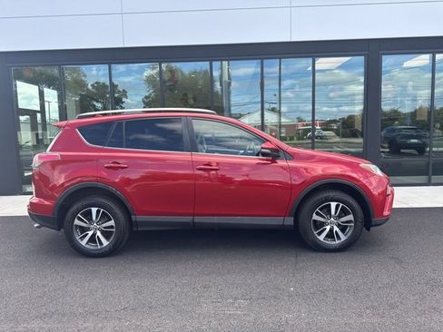 Used 2016 Toyota RAV4 XLE image 2