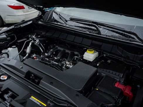 New 2025 Nissan Pathfinder SL image 7