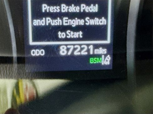 Certified 2021 Toyota Camry SE image 5