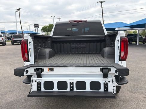 New 2026 GMC Sierra 1500 AT4 AWD/4WD image 9