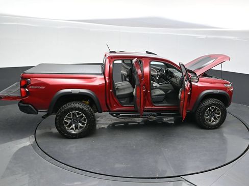 Used 2024 Chevrolet Colorado ZR2 w/ ZR2 Convenience Package III AWD/4WD image 36
