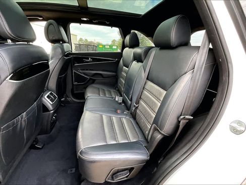 Used 2016 Kia Sorento SX image 18