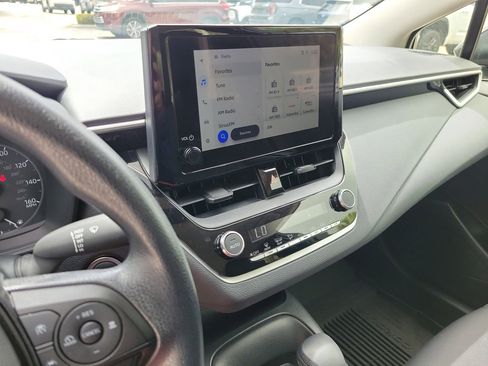 Used 2025 Toyota Corolla LE w/ Convenience Package image 23