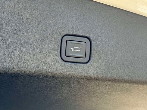 Certified 2025 Cadillac Optiq Luxury 2 w/ LPO, Floor Liner Package image 20