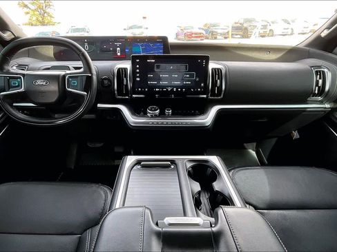 Used 2025 Ford Expedition Max Platinum w/ Stealth Performance Package AWD/4WD image 16