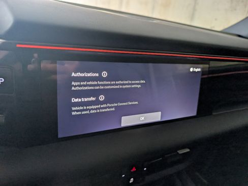 Used 2025 Porsche Macan Electric image 36