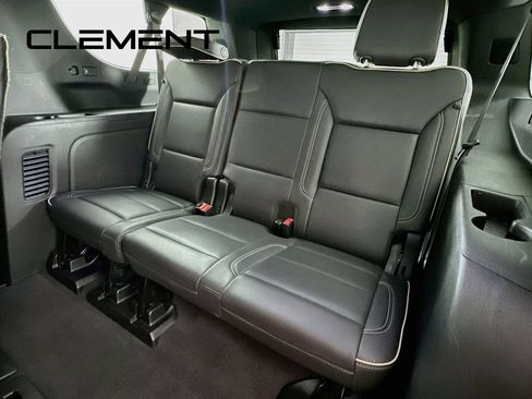 Used 2024 GMC Yukon XL SLT AWD/4WD image 33