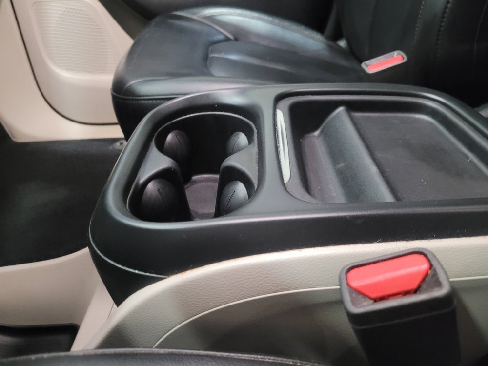 Used 2018 Chrysler Pacifica Touring-L FWD image 26