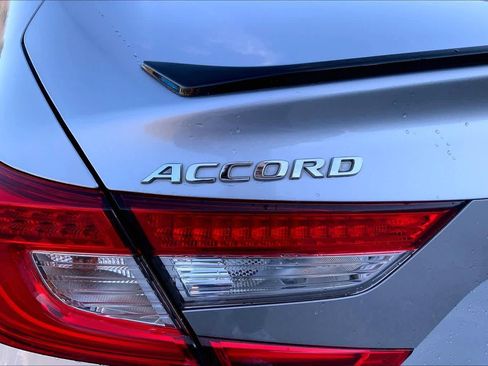 Used 2022 Honda Accord Sport image 32