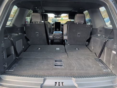 Used 2023 Ford Expedition Platinum AWD/4WD image 27
