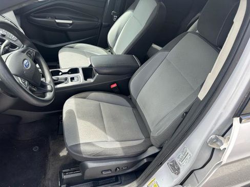 Used 2018 Ford Escape SE FWD image 16
